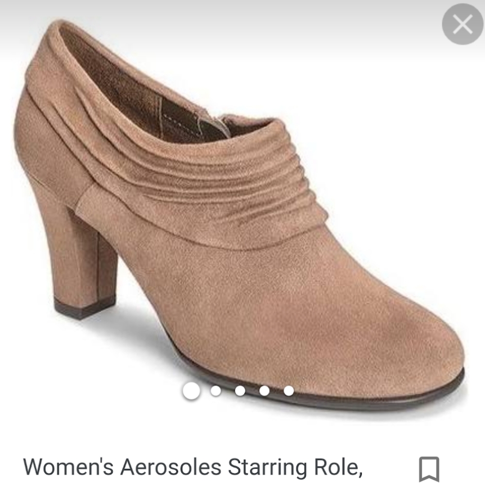 NEW!  Aerosoles Starring Role Boots (Taupe)